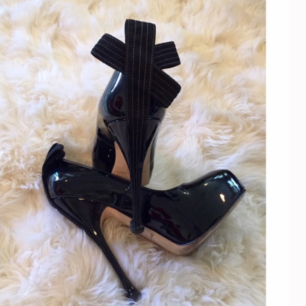 SALE💐Brian Atwood black patent bow platform pumps